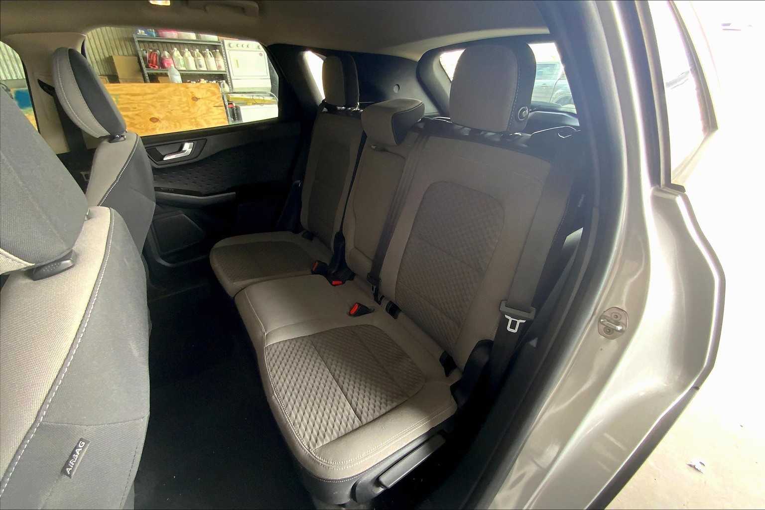 2020 Ford Escape SE photo 19