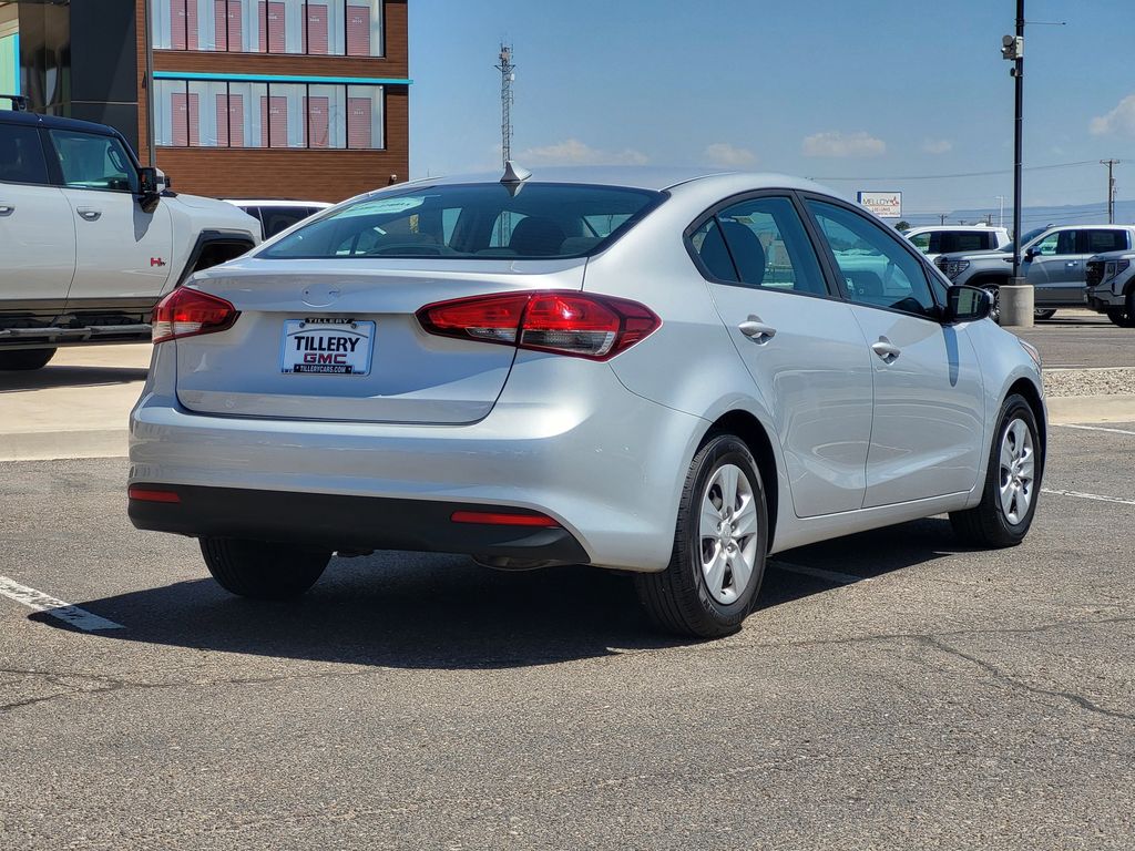 2017 Kia Forte LX Base photo 6