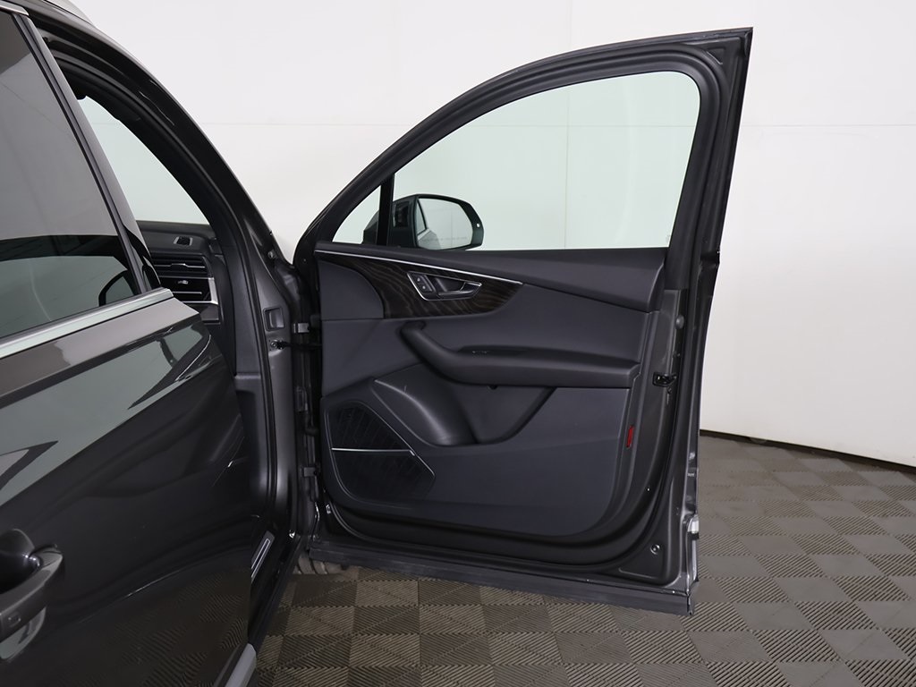 2022 Audi Q7 45 Premium Plus photo 24