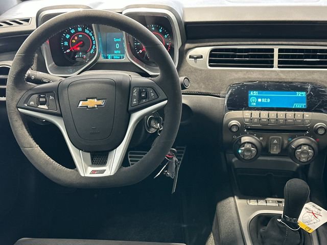2015 Chevrolet Camaro photo 14