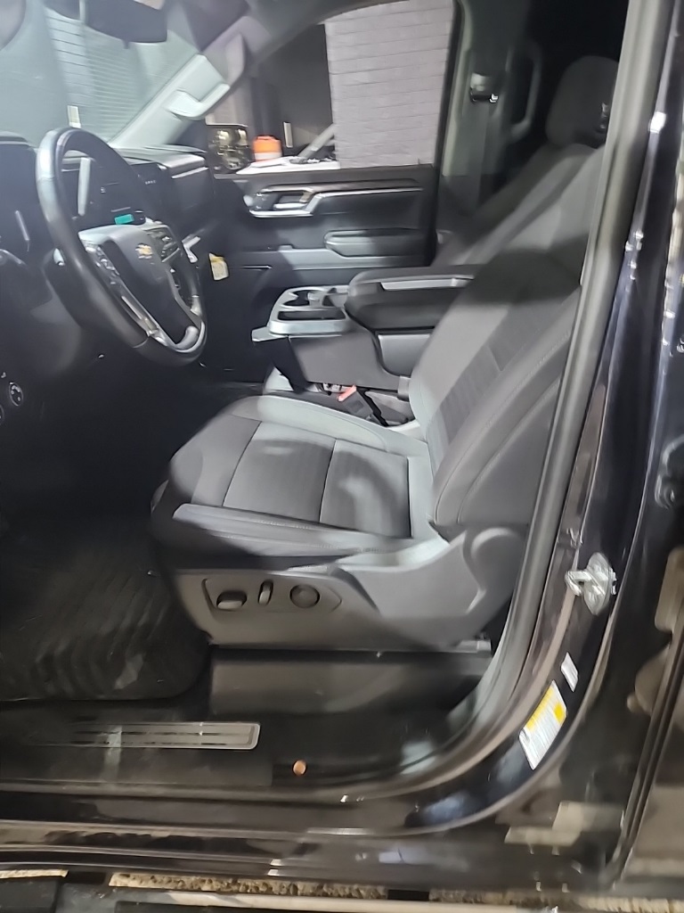 2023 Chevrolet Silverado 1500 LT Texas Edition photo 3