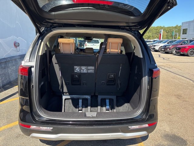 2023 Kia Carnival EX photo 16