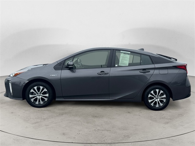 2019 Toyota Prius LE photo 2