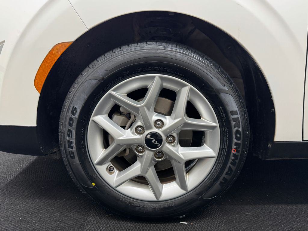 2023 Kia Soul LX photo 10
