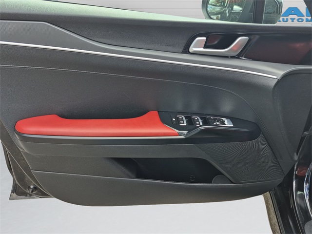 2023 Kia K5 GT-Line photo 11