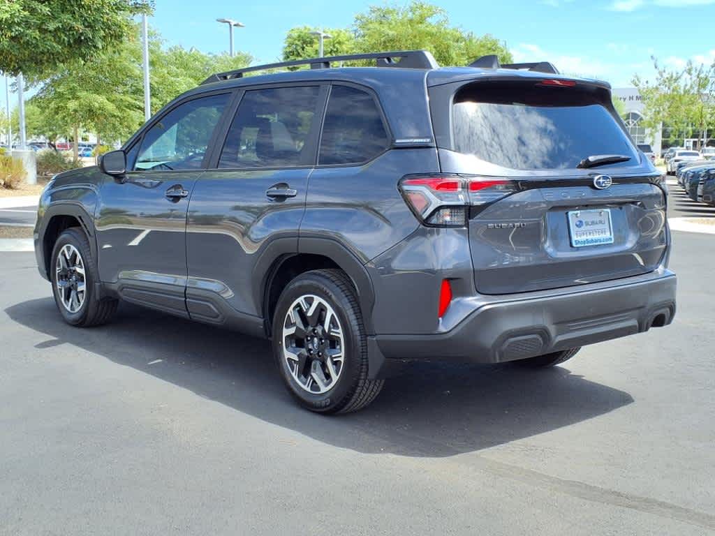 2025 Subaru Forester Premium photo 4