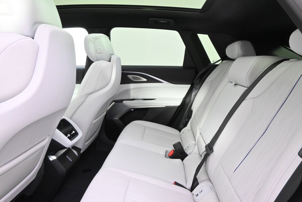 2025 Cadillac Lyriq Sport photo 18