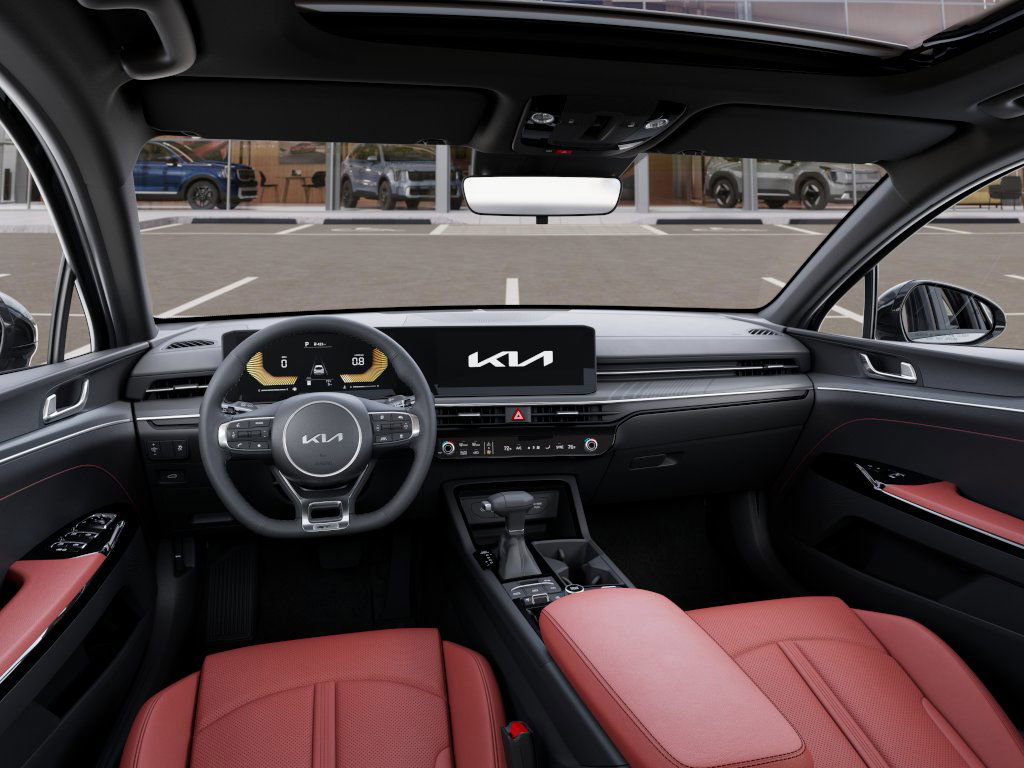 2025 Kia K5 GT-Line photo 12