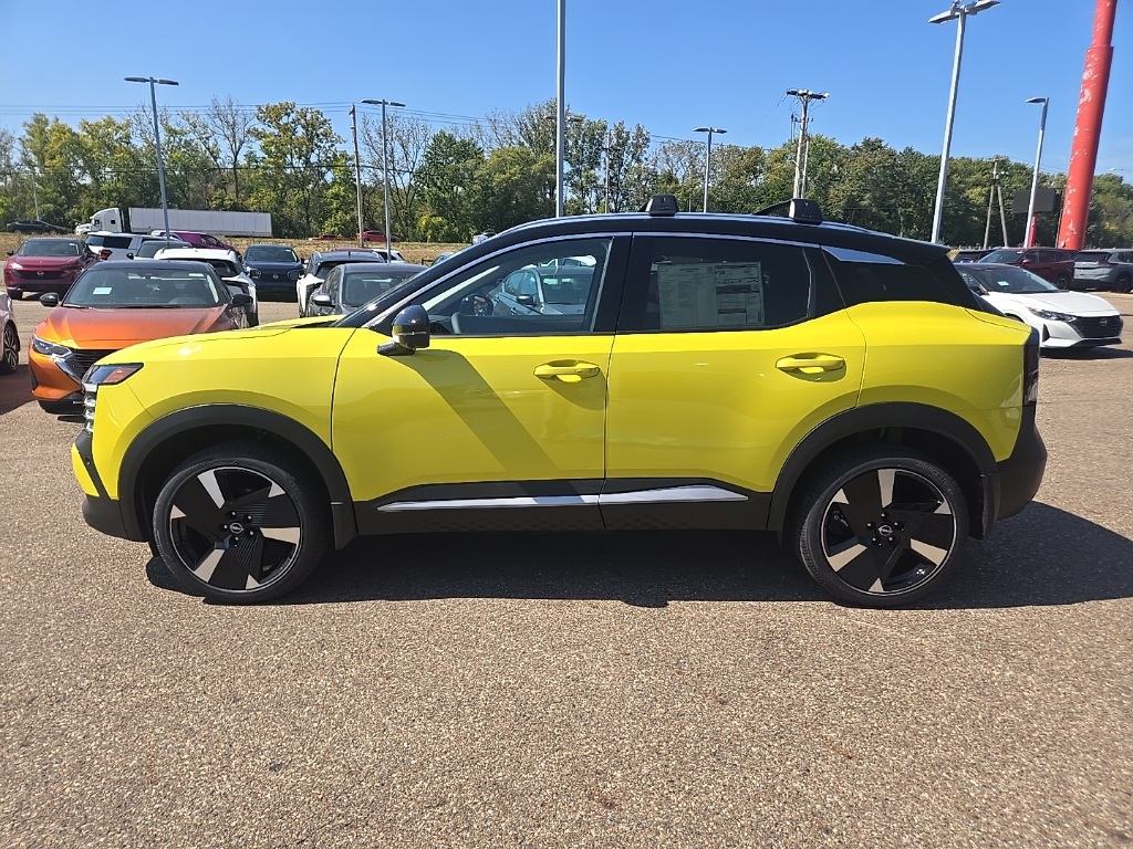 2026 Nissan Kicks SR photo 4