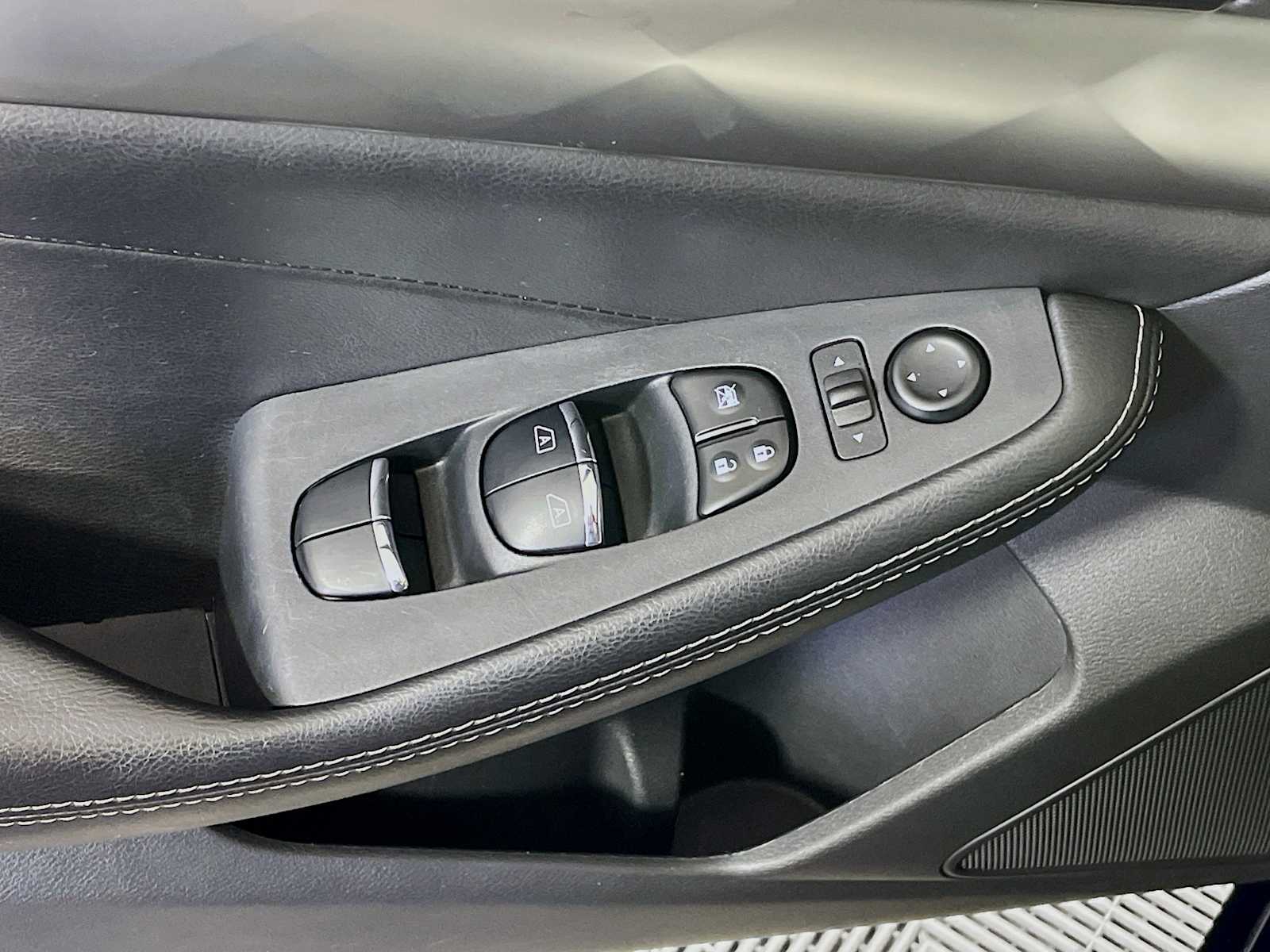 2020 Nissan Maxima SV photo 14