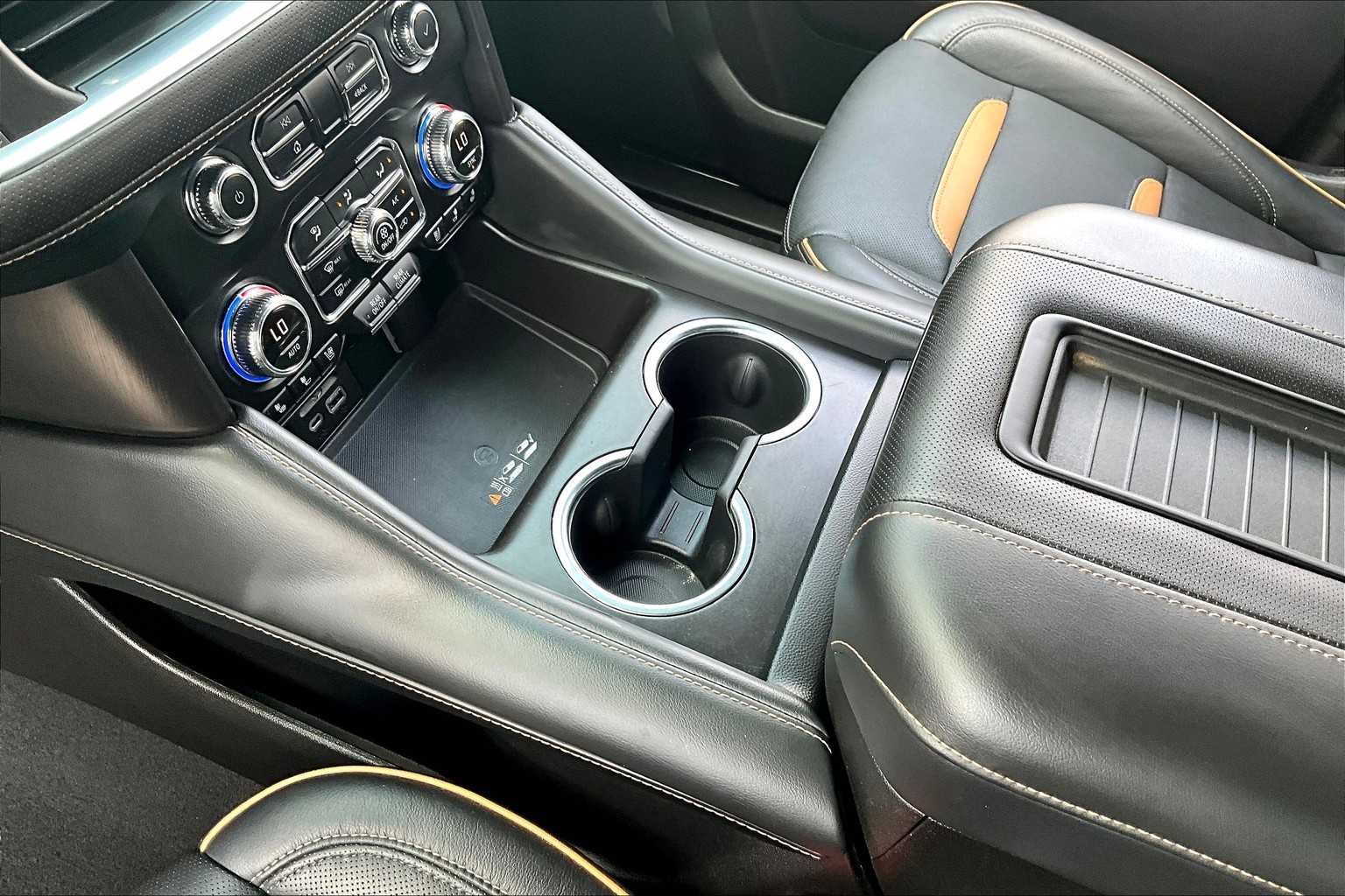 2021 Gmc Yukon XL AT4 photo 16