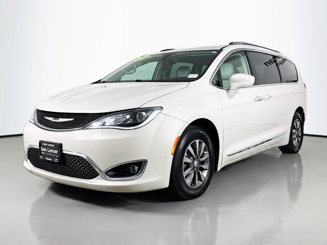 2019 Chrysler Pacifica Touring Plus photo 3