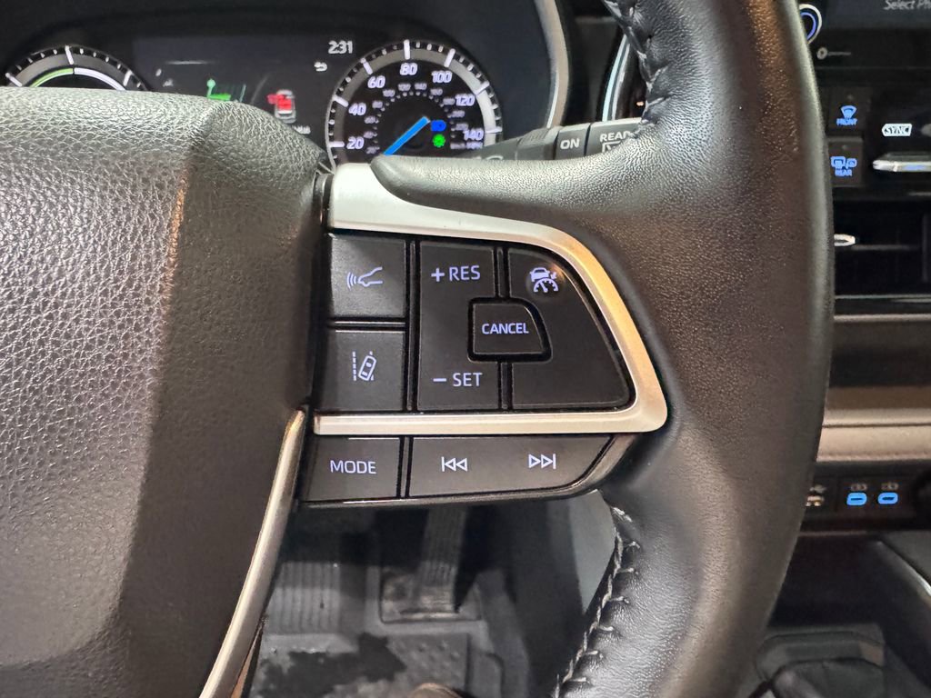 2022 Toyota Highlander Hybrid XLE photo 17