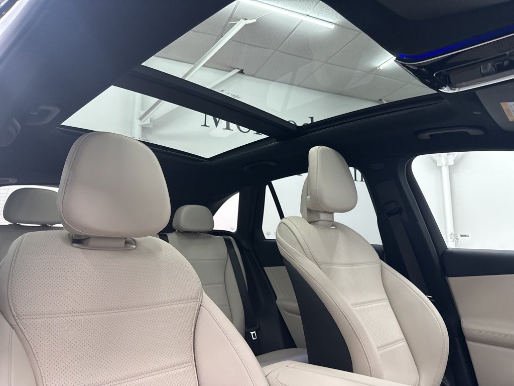 2026 Mercedes Benz GLC 300 photo 23