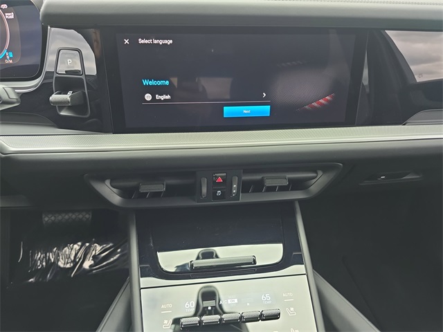 2025 Porsche Cayenne Base photo 19