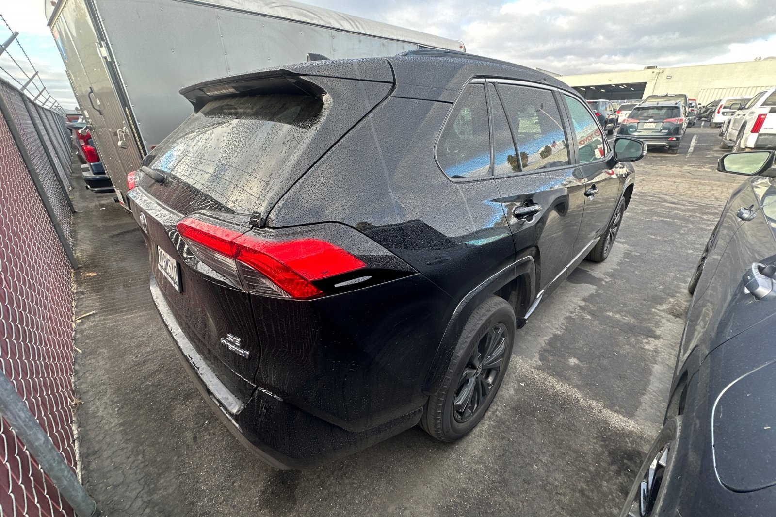2022 Toyota RAV4 Hybrid SE photo 2