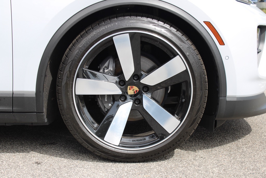 2024 Porsche Macan Electric 4 photo 15