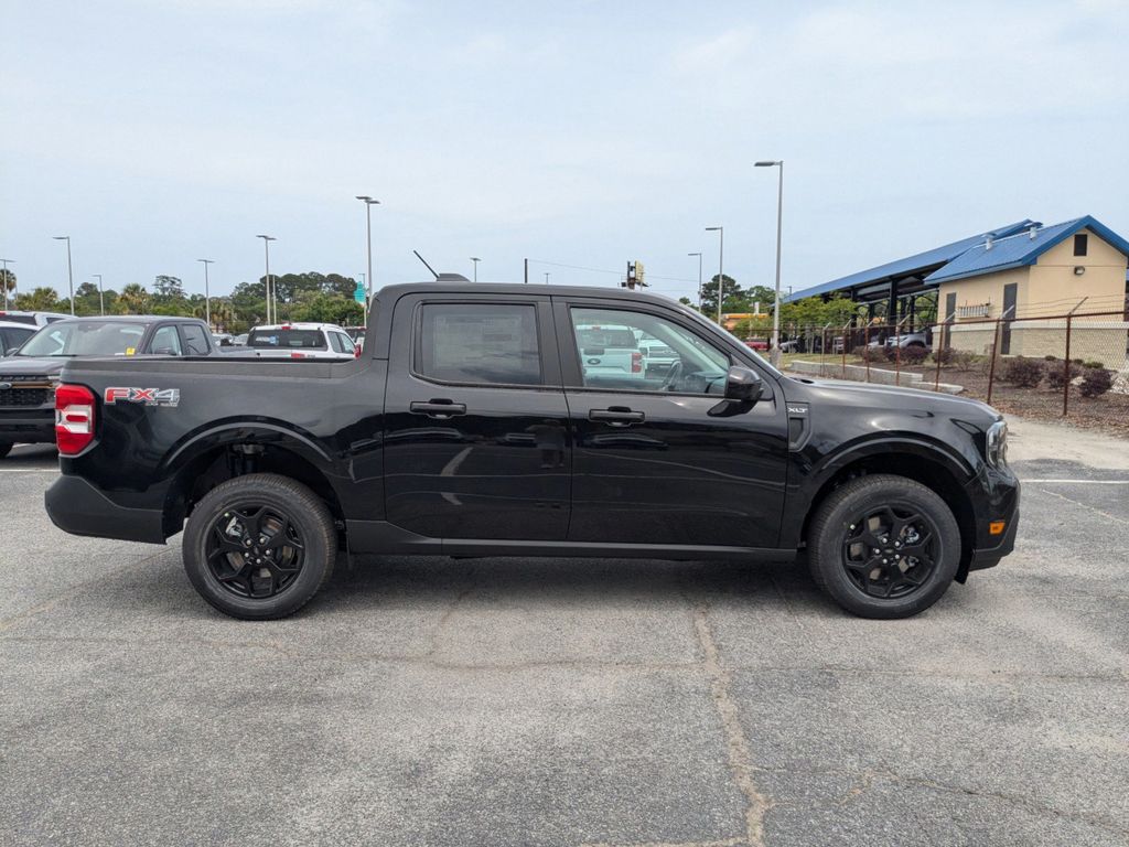 2025 Ford Maverick XLT photo 2