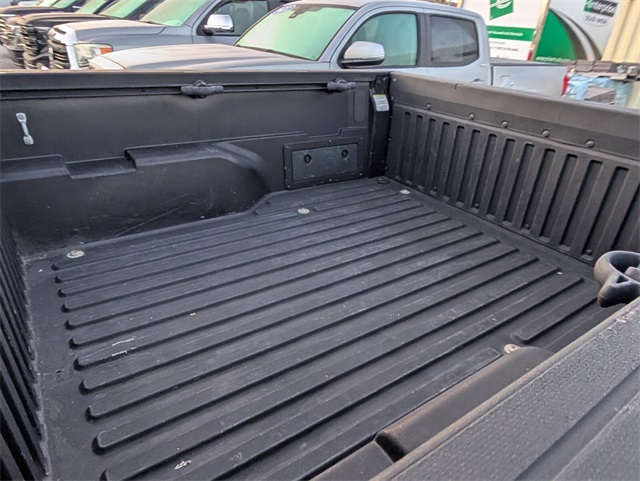 2022 Toyota Tacoma SR photo 10