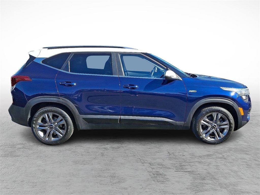 2022 Kia Seltos S photo 8