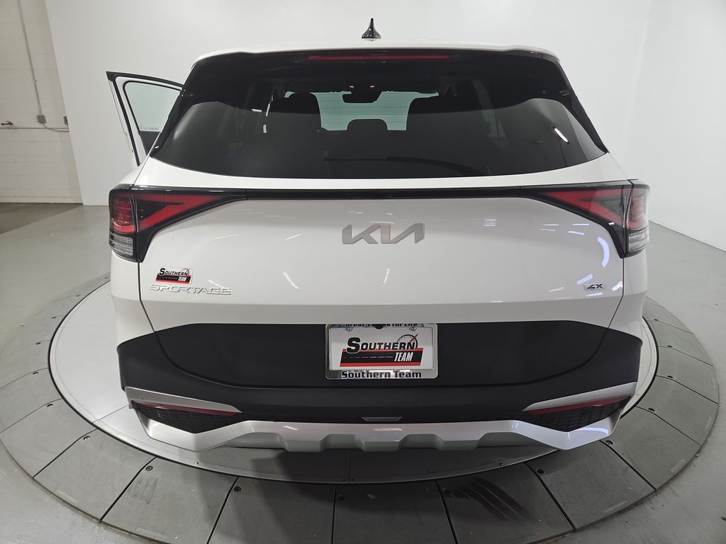 2024 Kia Sportage LX photo 2