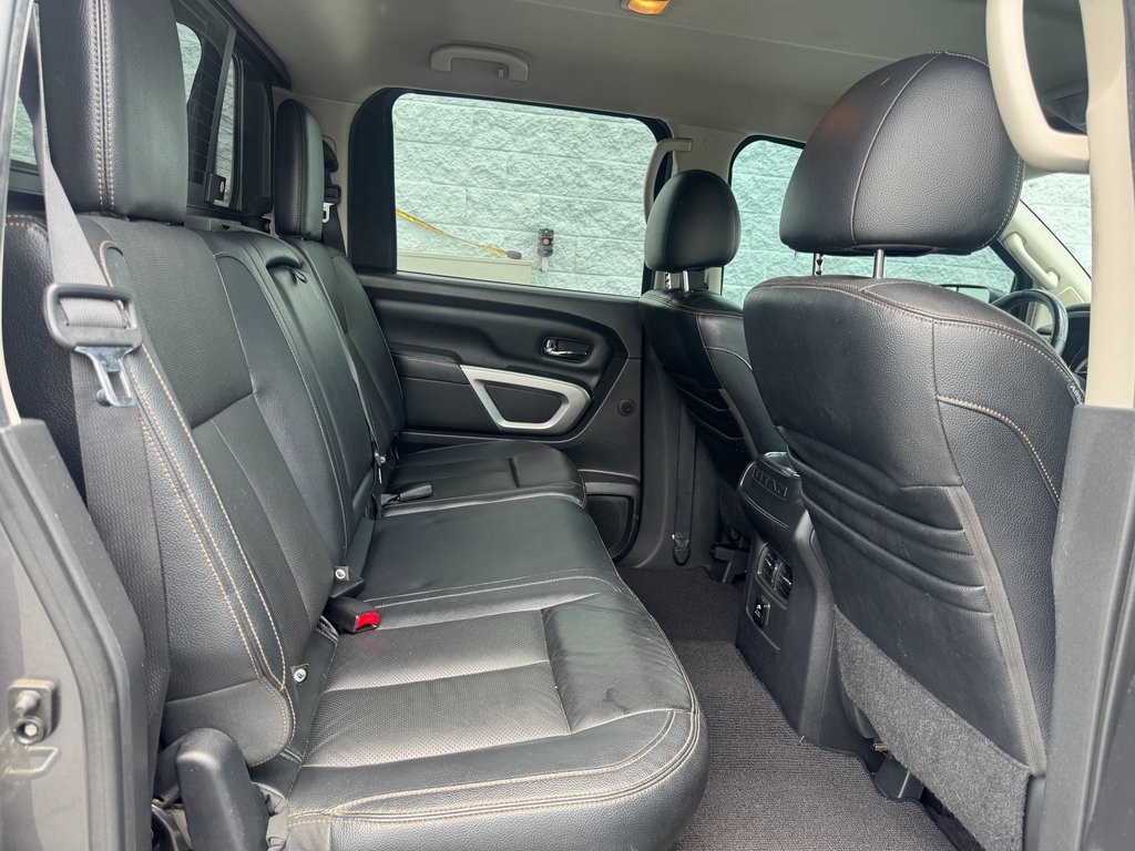 2017 Nissan Titan SL photo 10