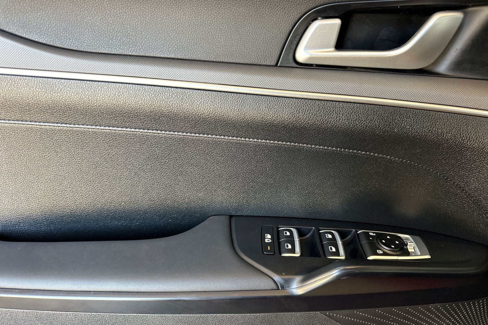 2025 Kia K5 LXS photo 11