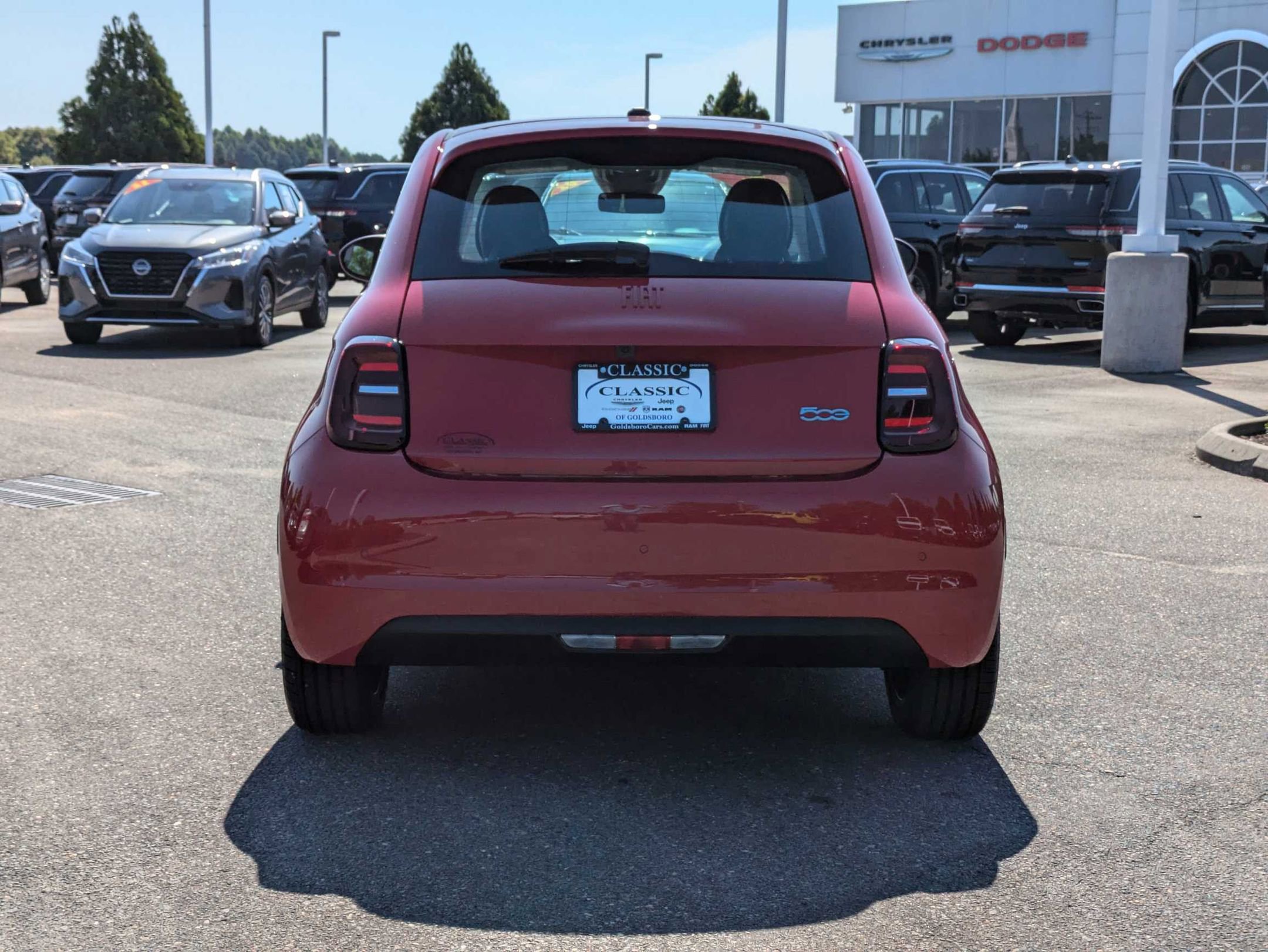 2024 Fiat 500e Red photo 6