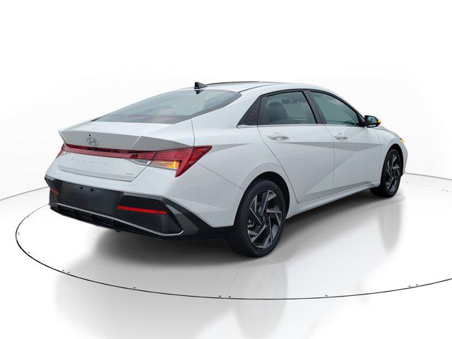 2025 Hyundai Elantra Hybrid Limited photo 4