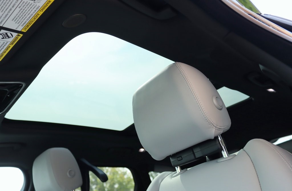 2026 LAND ROVER RANGE ROVER VELAR - Image 13