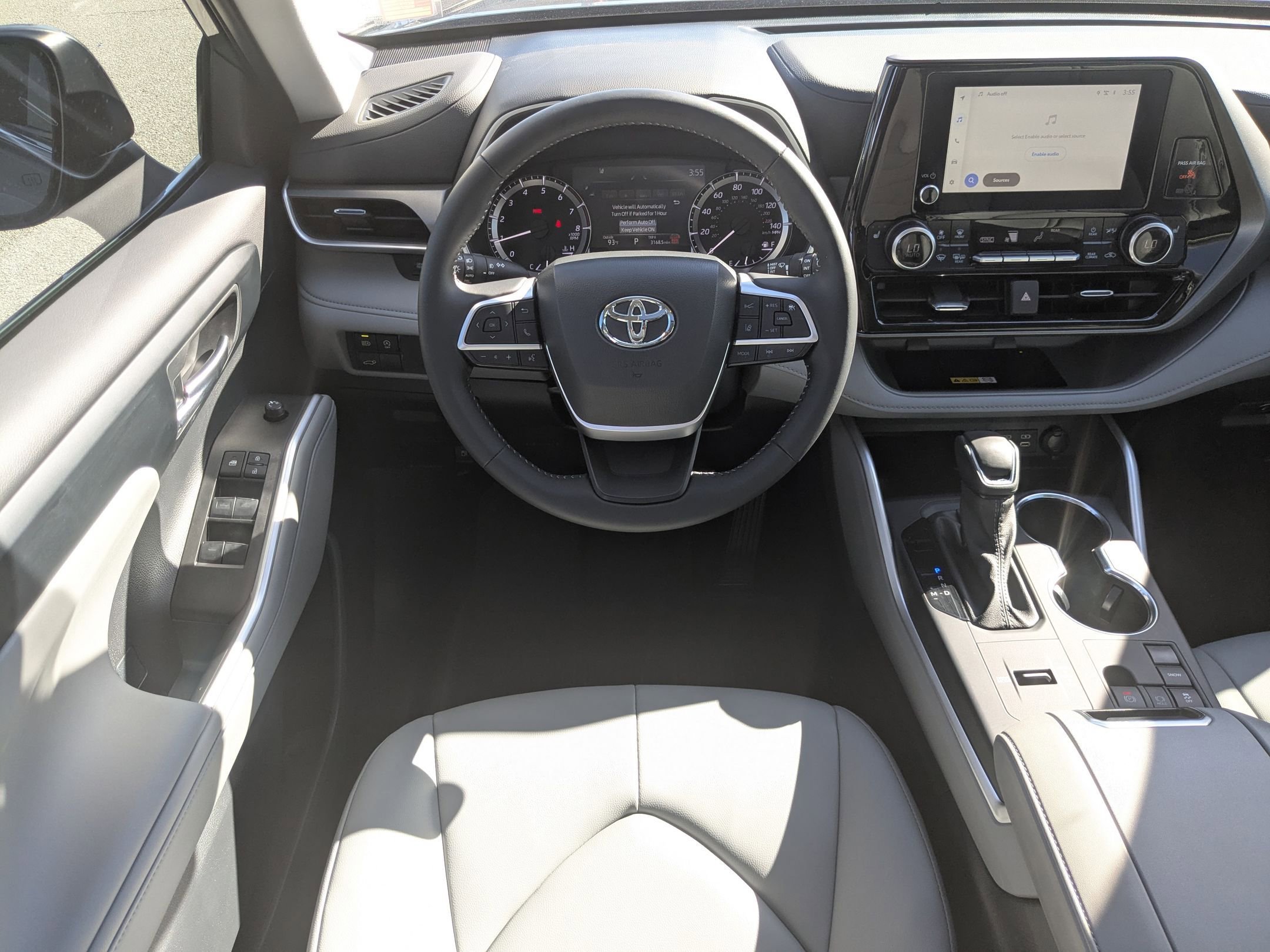 2025 Toyota Highlander XLE photo 26