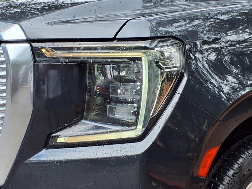 2021 Gmc Yukon Denali photo 3