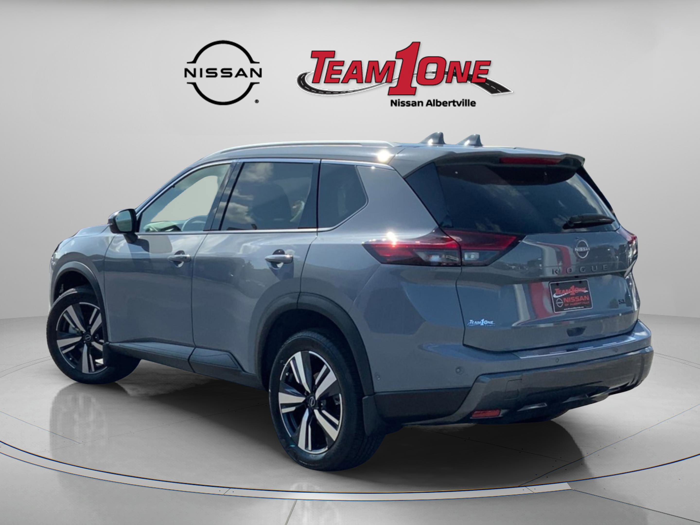 2025 Nissan Rogue SL photo 3
