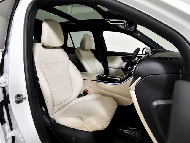2026 Mercedes Benz GLC 300 photo 23