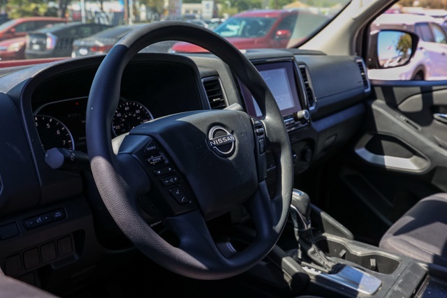 2024 Nissan Frontier SV photo 13