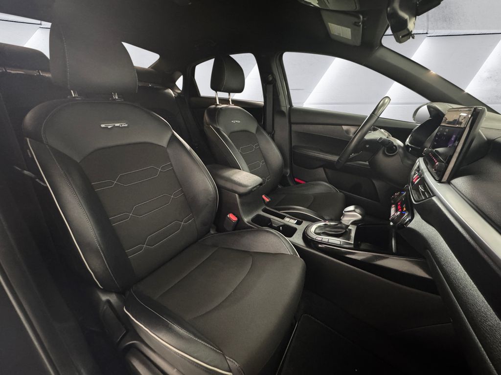 2023 Kia Forte GT-Line photo 14