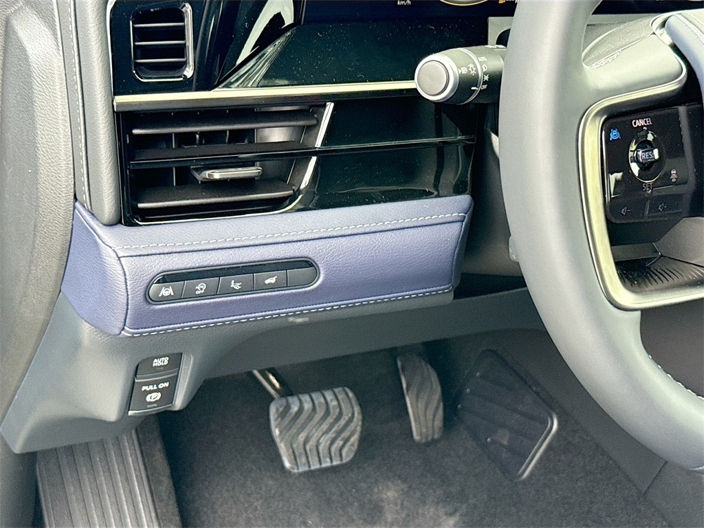 2026 Infiniti QX80 Sensory photo 10