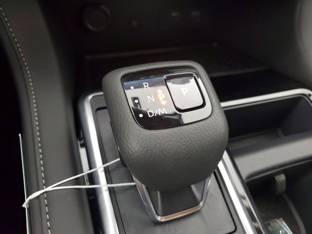 2025 Nissan Pathfinder SL photo 18