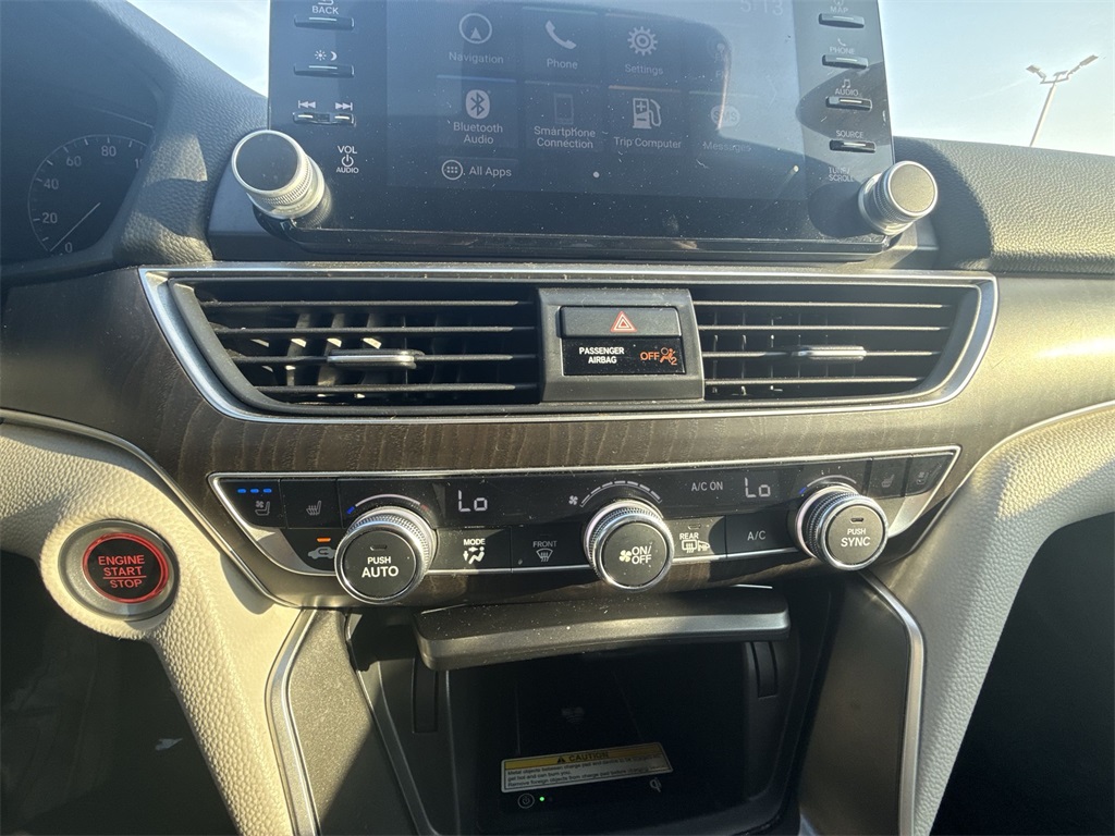 2018 Honda Accord Touring 2.0T photo 16