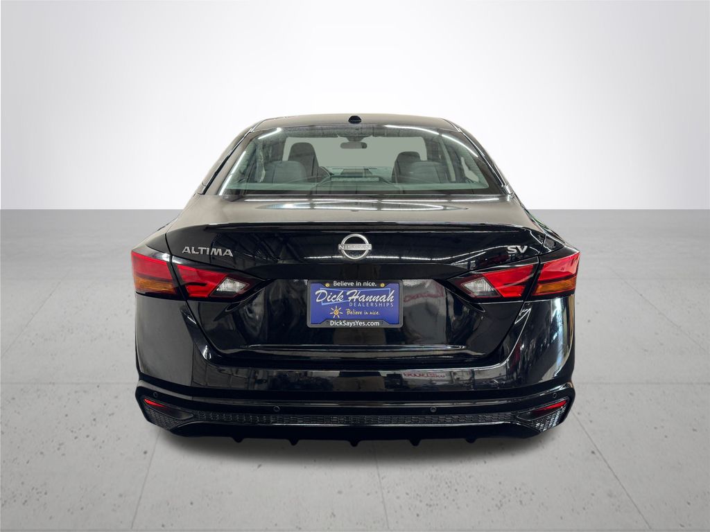 2024 Nissan Altima 2.5 SV photo 5