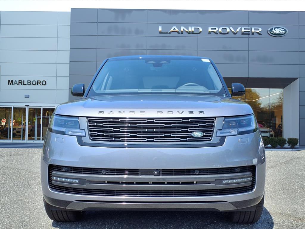 2025 Land Rover Range Rover SE photo 8