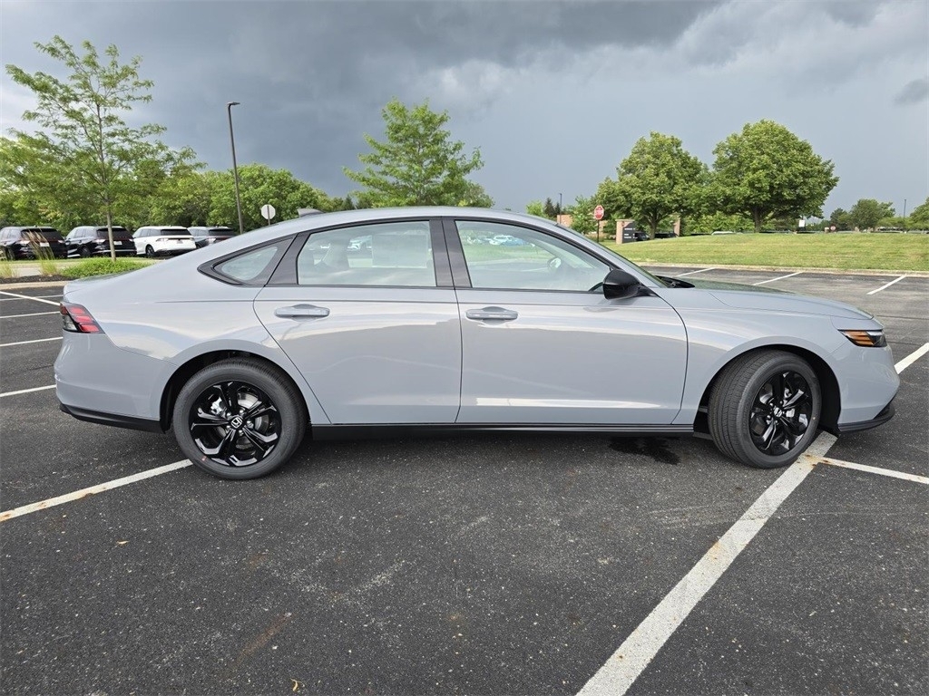 2025 Honda Accord SE photo 17