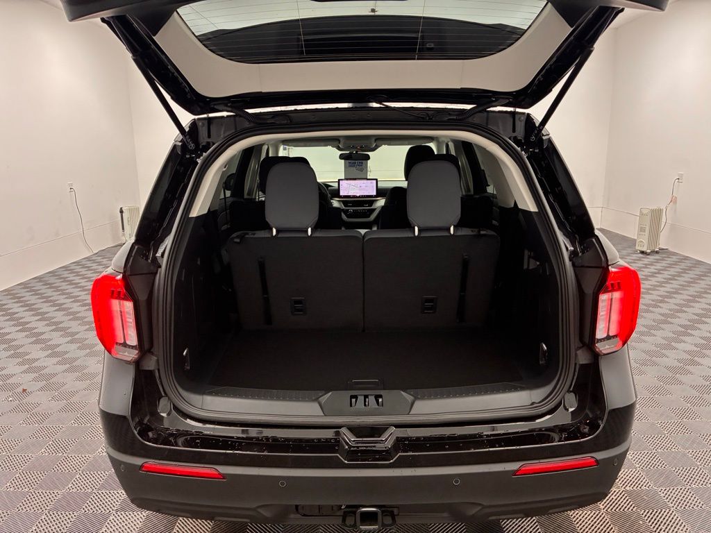 2026 Ford Explorer photo 4