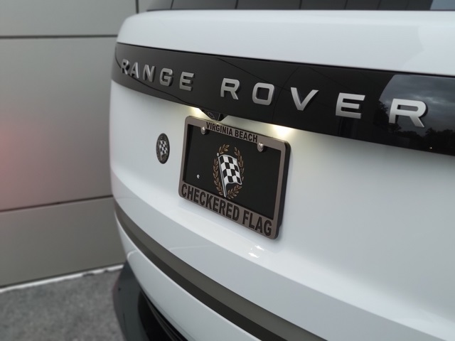 2025 Land Rover Range Rover SE photo 40