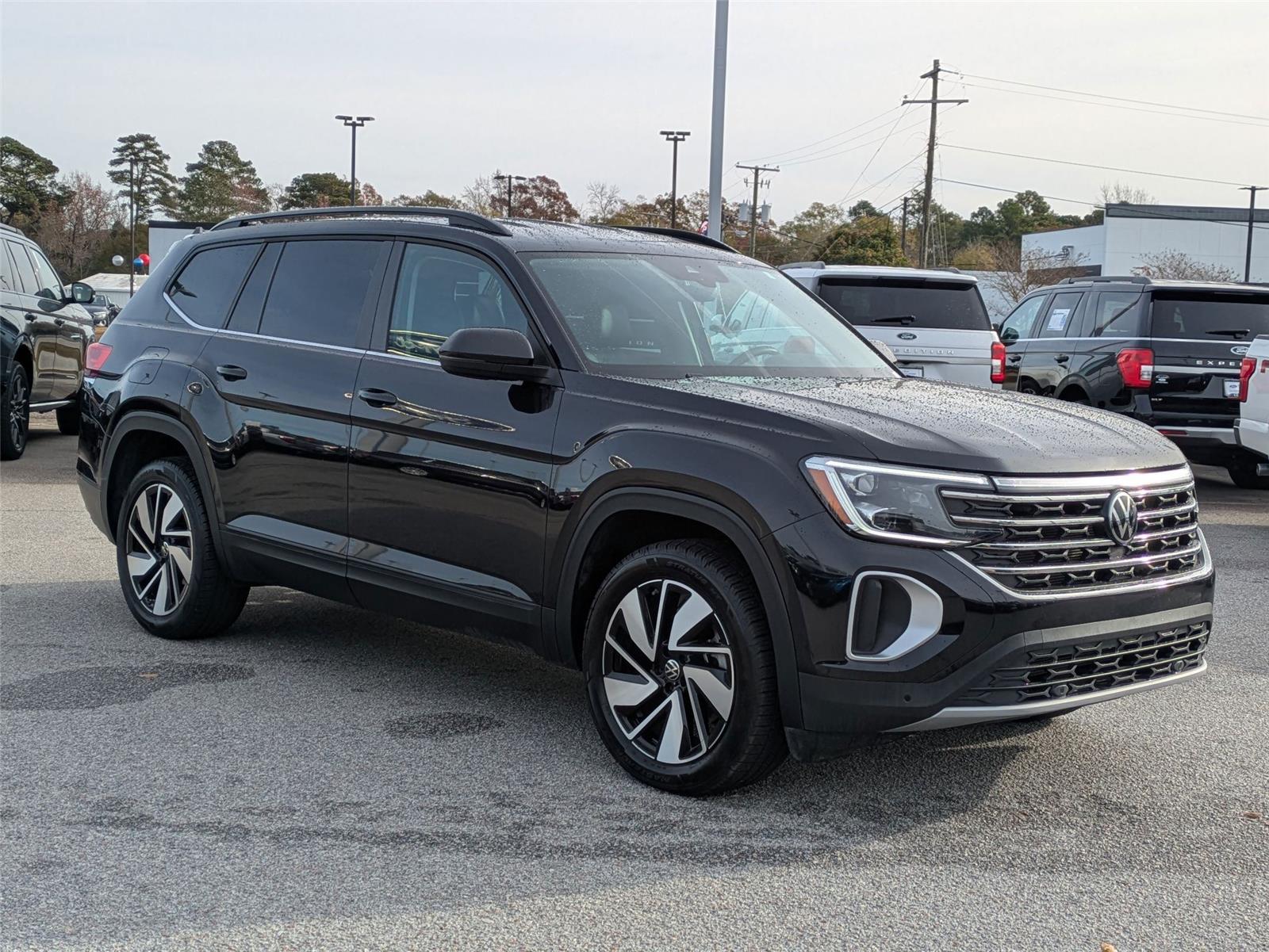 2025 Volkswagen Atlas SE Technology photo 2