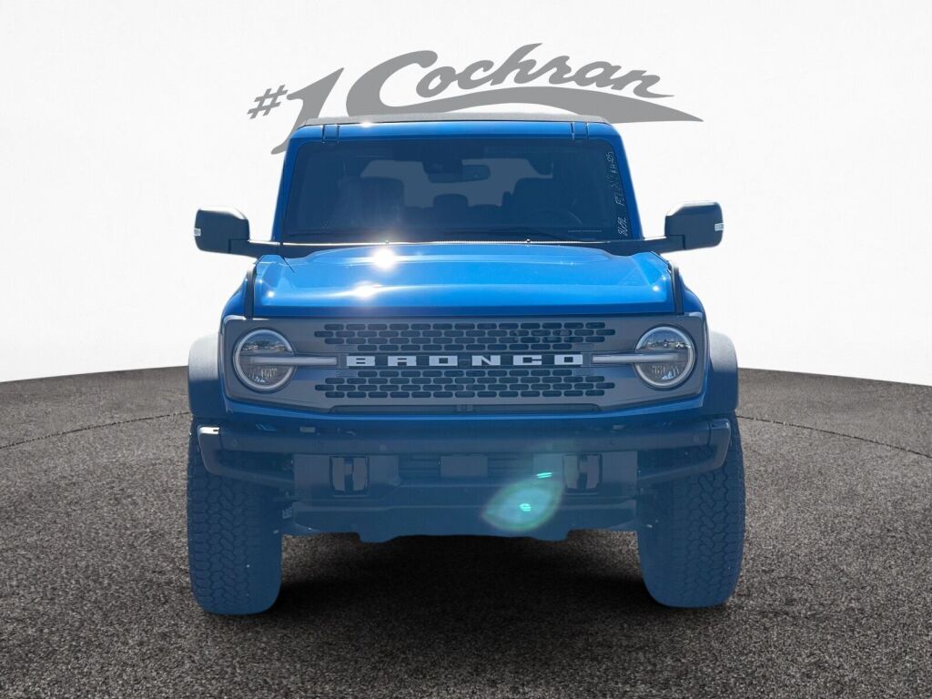 2025 Ford Bronco Badlands photo 2