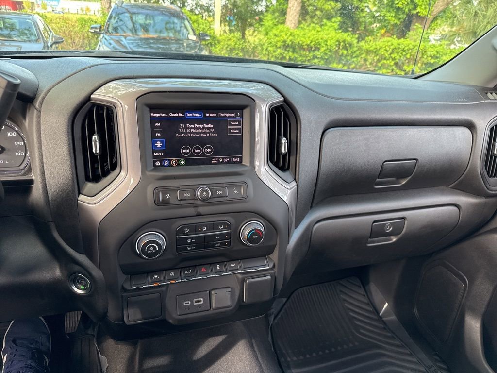 2023 Chevrolet Silverado 1500 Custom photo 30