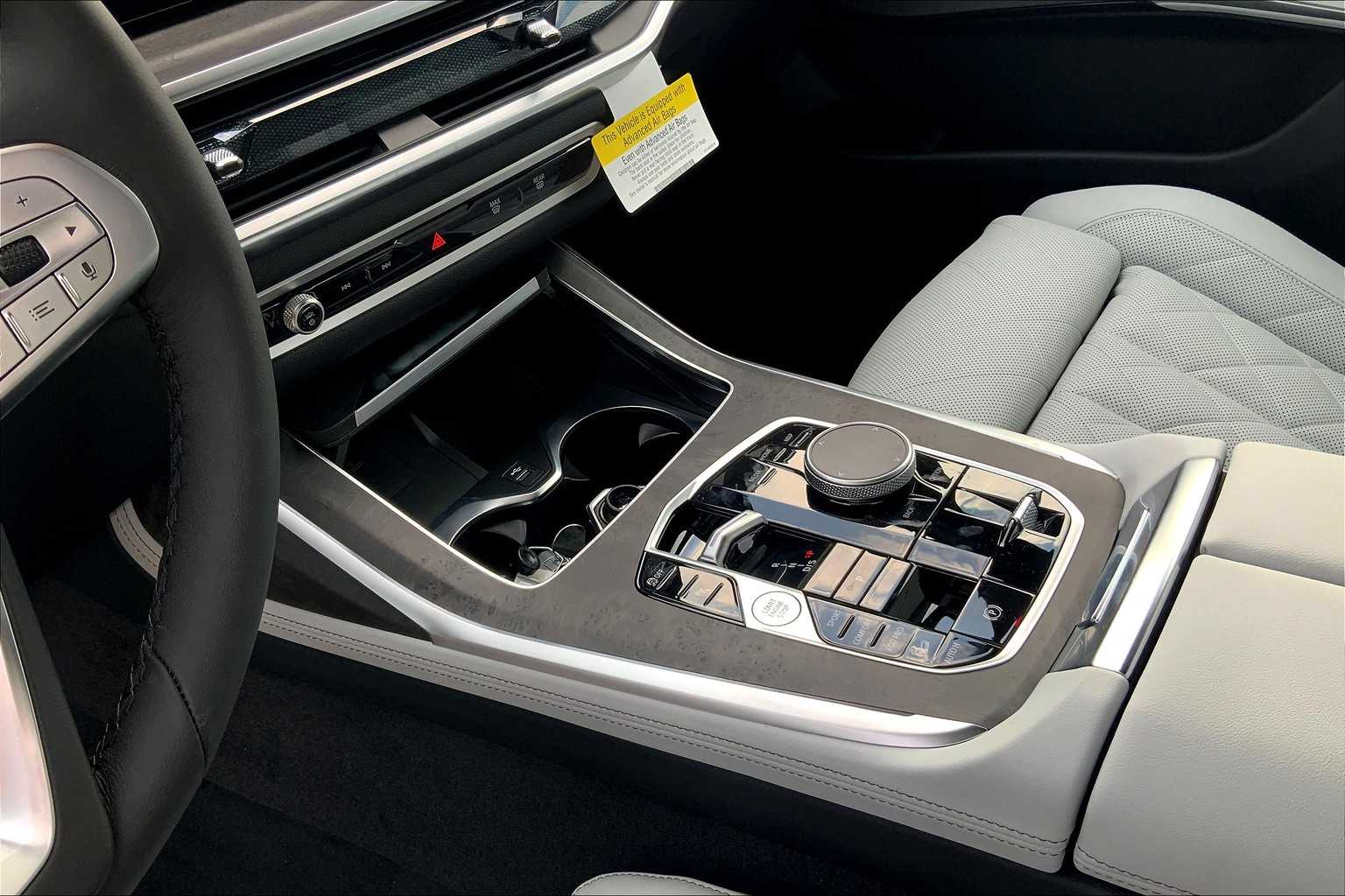 New 2026 Skyscraper Grey Metallic BMW xDrive40i image 8