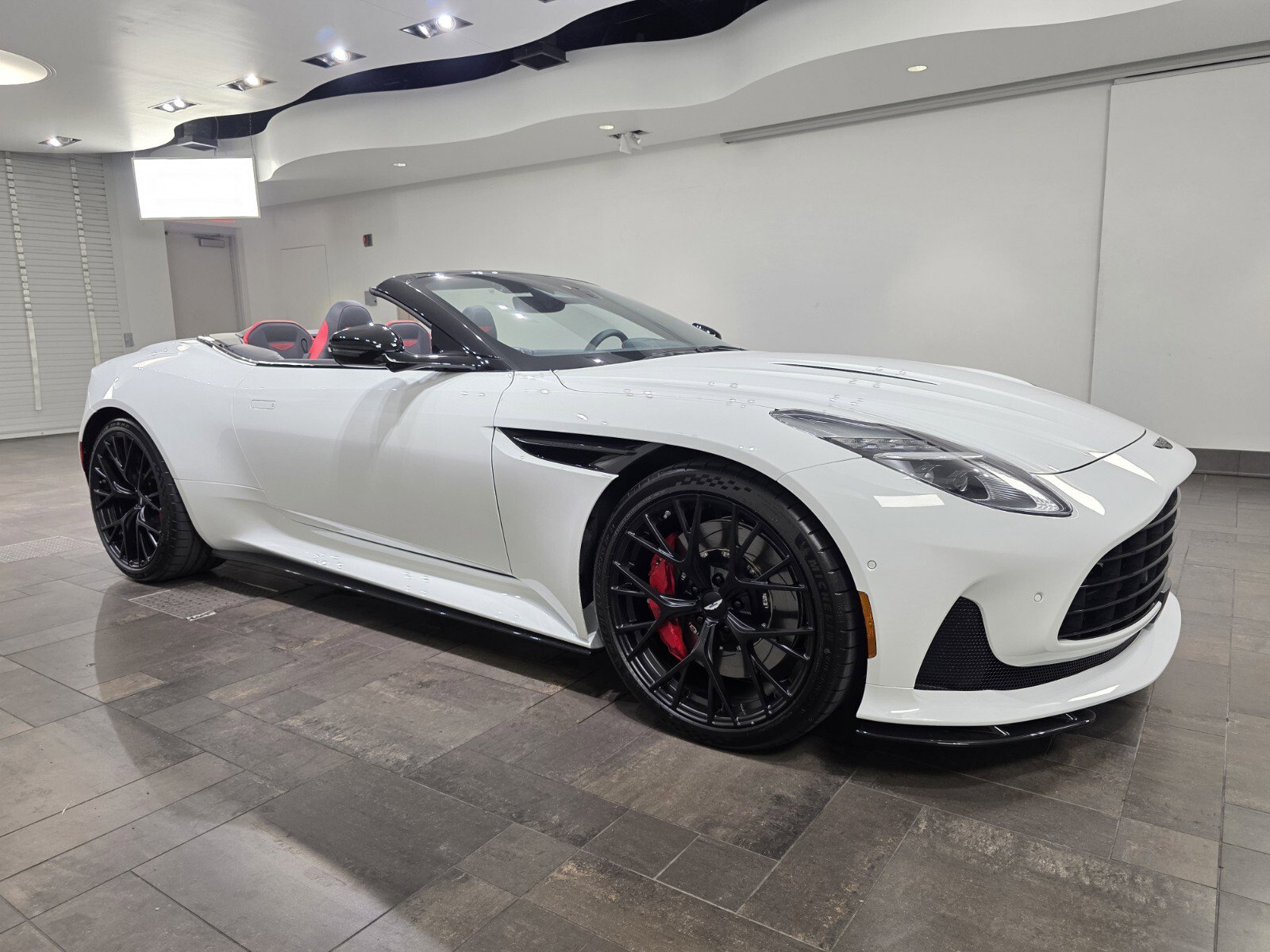 2025 Aston Martin DB12 Base's photo