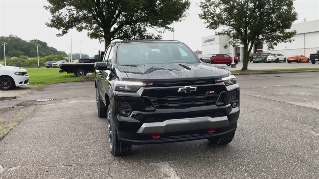 2026 Chevrolet Colorado Z71 photo 3
